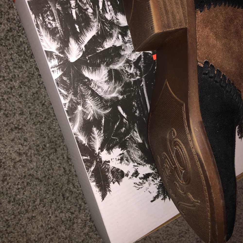 Brand New Roxy - Picture 5 of 5